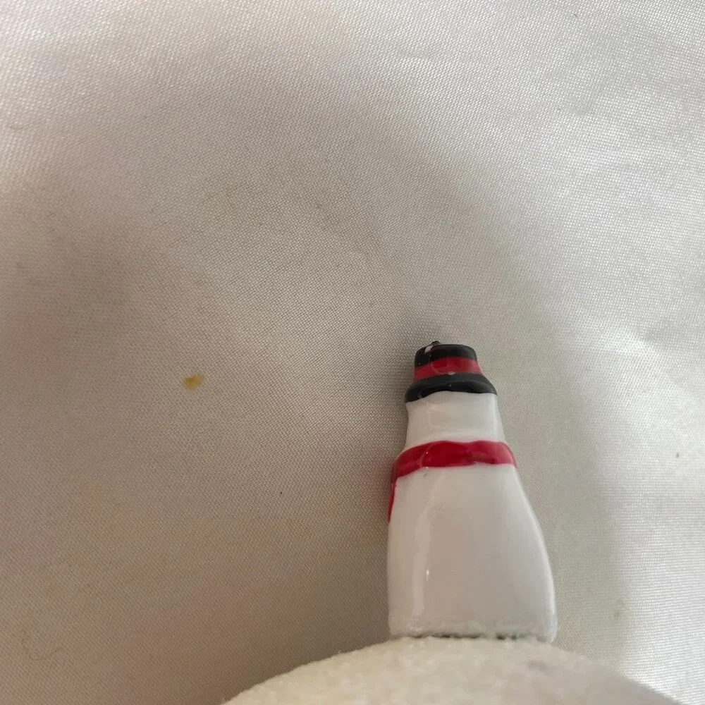 #8280 HAND PAINTED LARGE GLASS CHRISTMAS ORNAMENT SNOW MAN GREEN 3.25 in